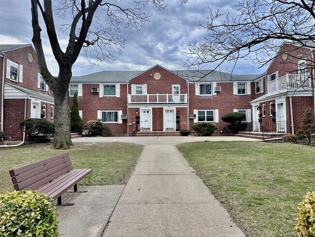 Building Photo - 255-55 75th Ave