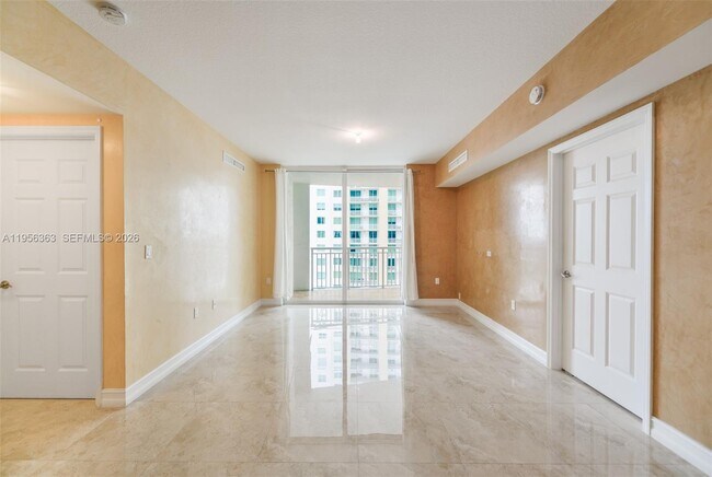 Foto del edificio - 1755 E Hallandale Beach Blvd