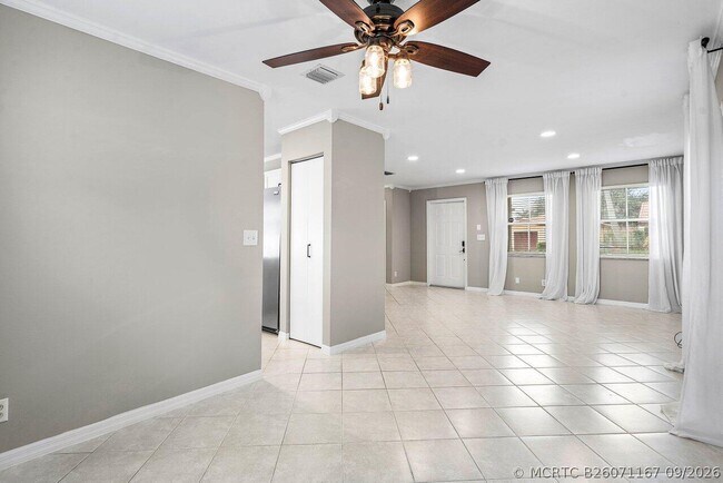 Foto del edificio - 4303 NW 1st Dr