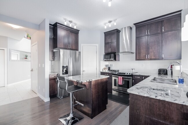 Building Photo - 8393 Ellis Cres NW