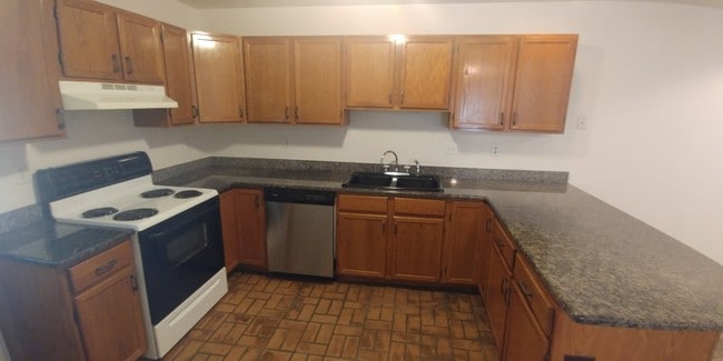 Granite Countertops - 170 Beech St