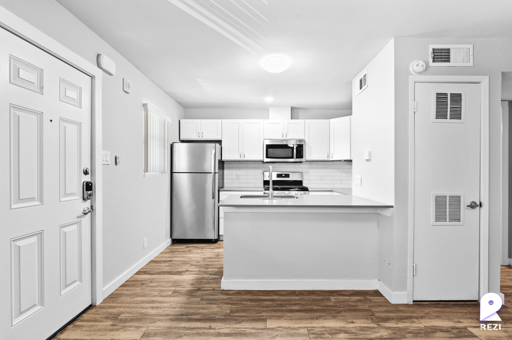 Primary Photo - 803-809 Tirado St