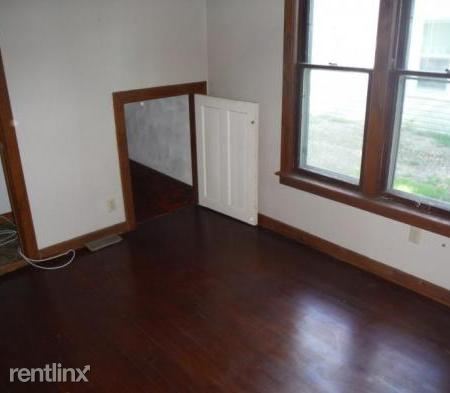 Building Photo - 1 br, 1 bath House - 913 Village St Apt 1 ...