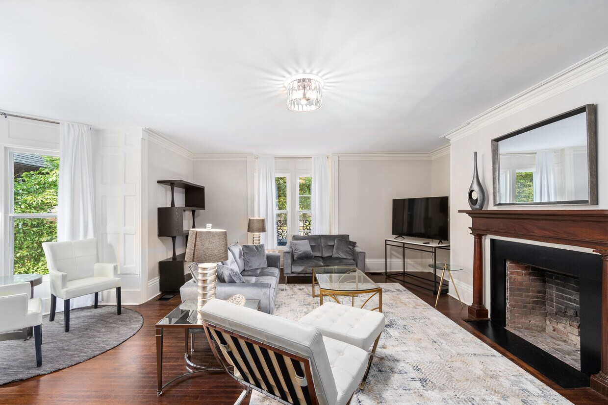 77 Coggeshall Ave, Newport, RI 02840 Apartments in Newport, RI