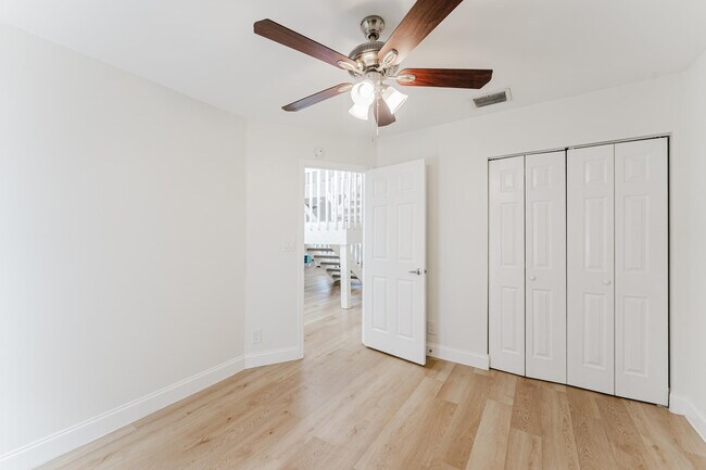 Foto del edificio - 665 Jeffery St