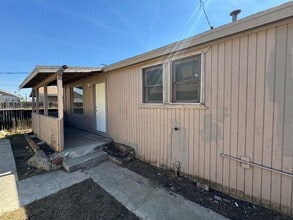 Building Photo - 209 Warren Ave