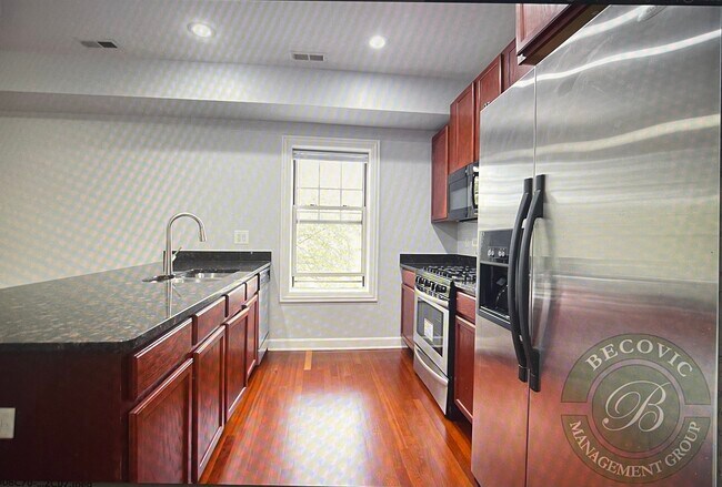 Foto del edificio - 7363 N Ashland Blvd