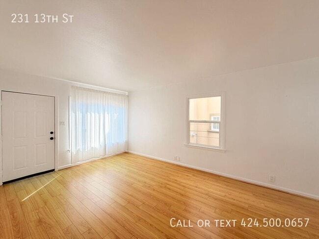 Building Photo - 231 13th St