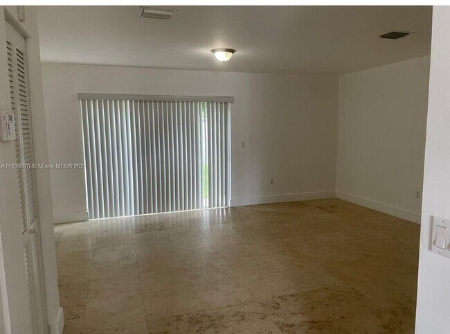Building Photo - 2772 SW 31st Ct