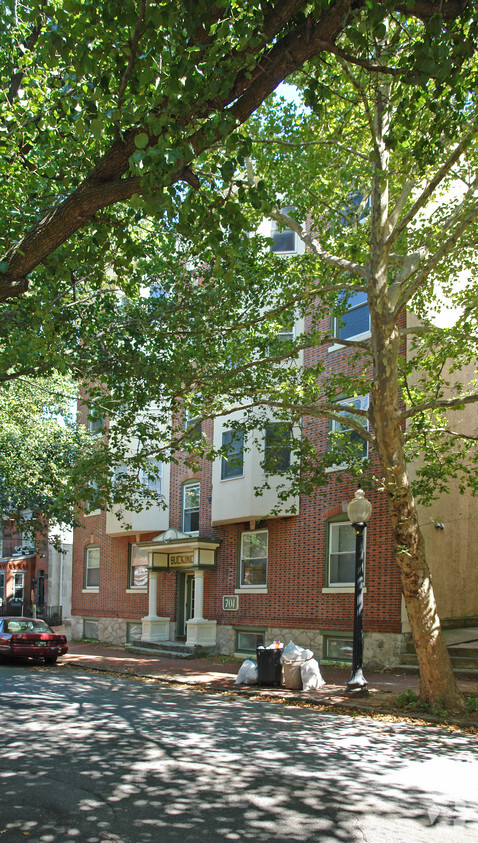 Foto del edificio - 701 W 10th St
