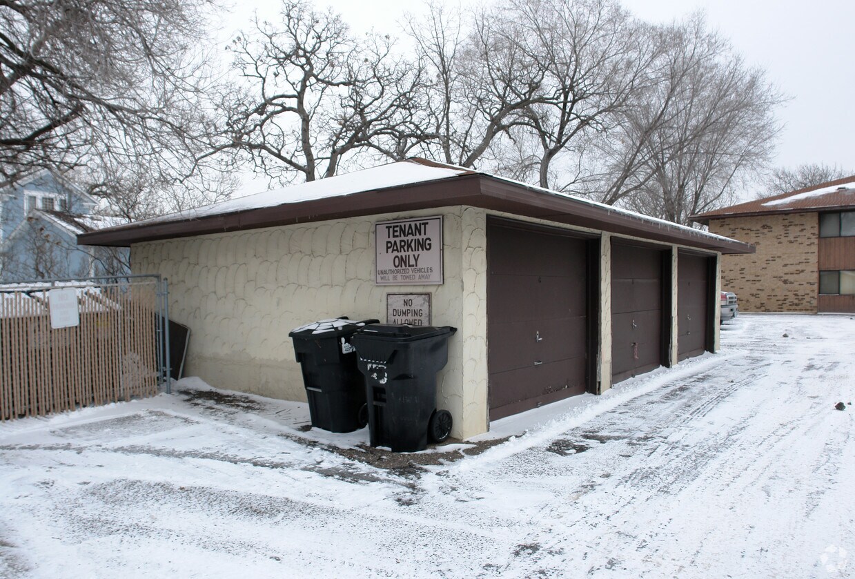 Building Photo - 2320 N Ferry St
