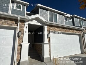 Building Photo - 978 W Broadleaf Dr