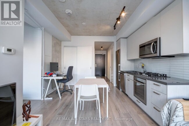 Building Photo - 55 Ontario St