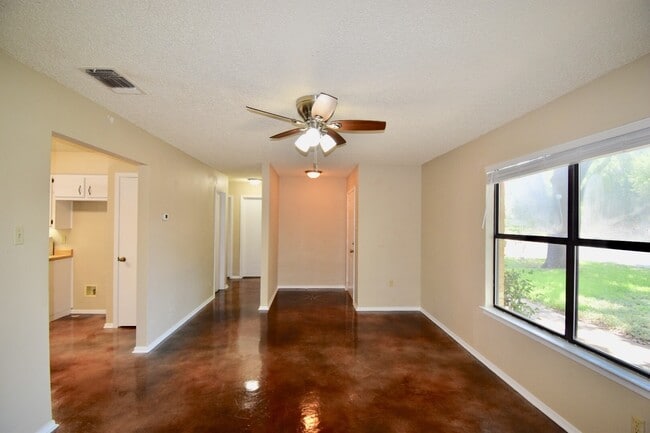 Foto del edificio - 105 Apache Cir