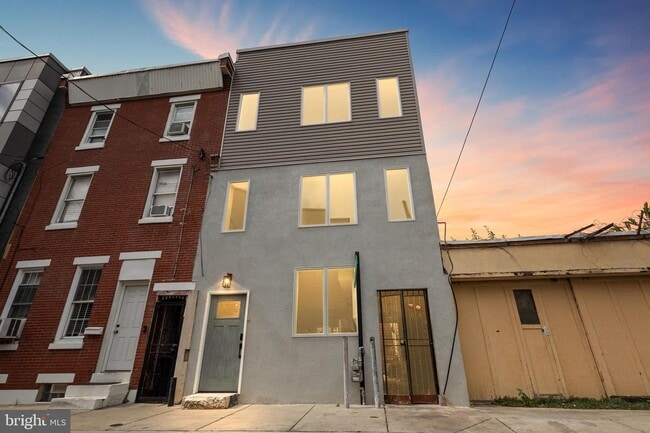 Building Photo - 2313 Frankford Ave