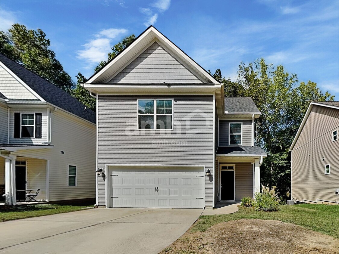 Primary Photo - 111 Cobblestone Dr