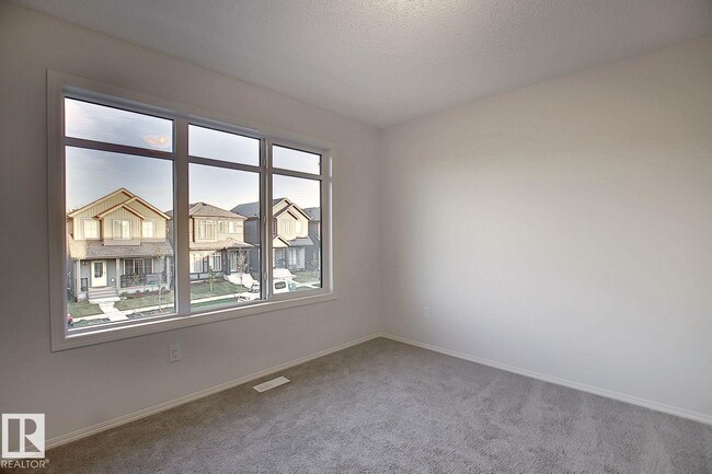 Building Photo - 1674 Graydon Hill Link SW