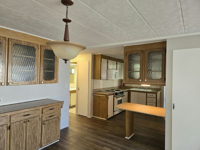 Foto del edificio - 110 49th Ave W