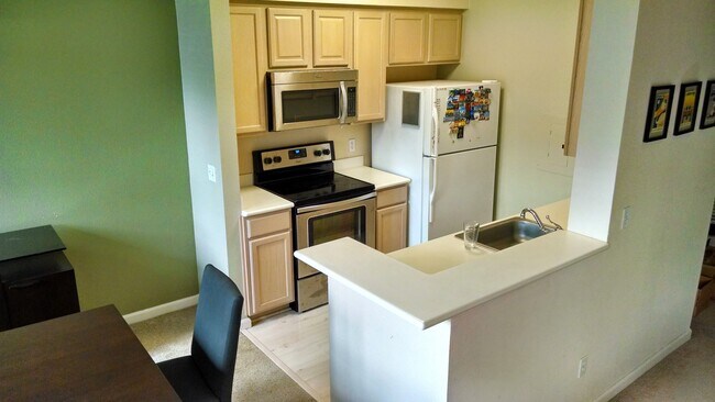 Kitchen - 2255 Showers Dr