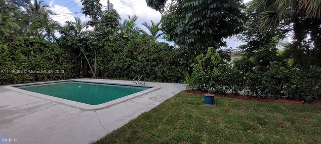 Foto del edificio - 3 br, 2 bath House - 8481 SW 35th Ter