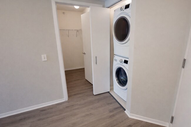 Foto del edificio - 601 N State St