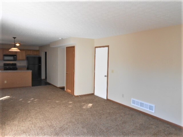 Building Photo - 5847 Clover Groff Drive