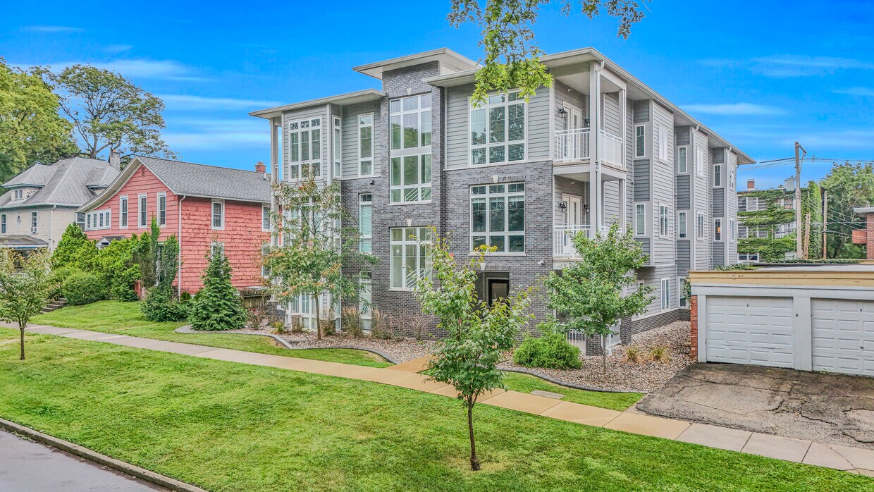 Foto principal - 309 W Washington St