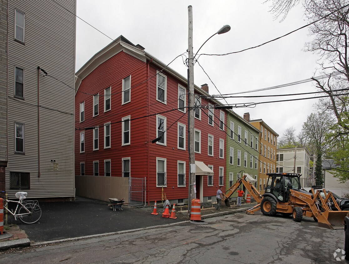 694 - 702 Green St - 694-702 Green St