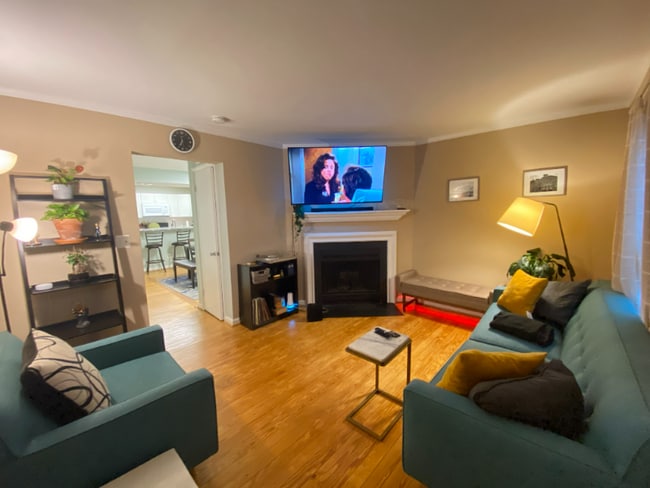 Building Photo - 1059 W Barre St