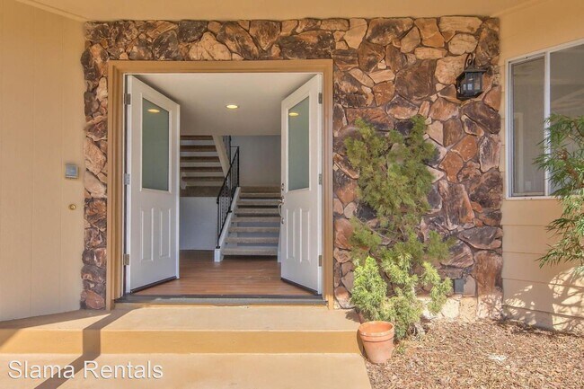 Building Photo - 4 br, 2.5 bath House - 13549 Paseo Terrano