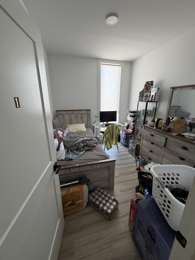 Building Photo - 316 Somerset St. E