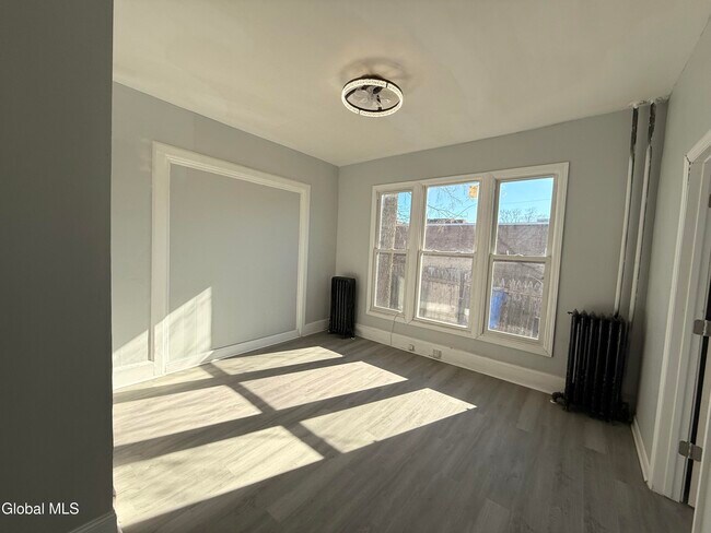 Building Photo - 184 Quail St