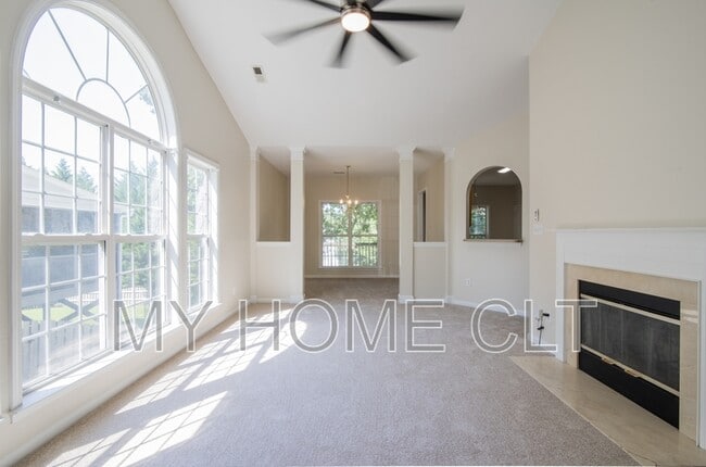 Building Photo - 15012 Rothesay Dr