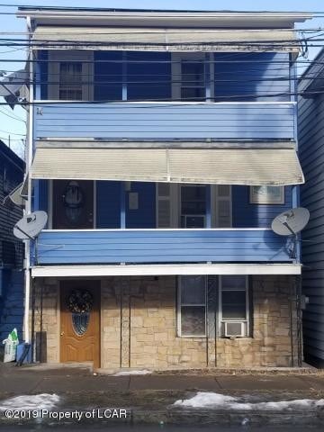 Primary Photo - 83 E Chestnut St