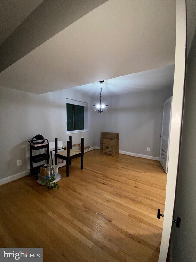 Foto del edificio - 1673 Parkcrest Cir