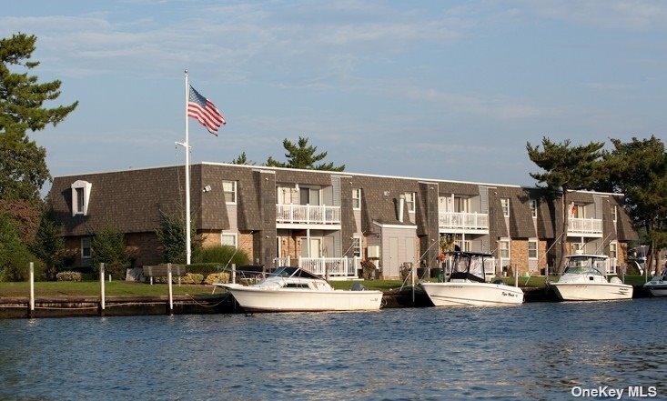Foto principal - 60 Midship Ln