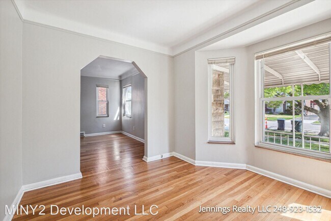 Building Photo - 3 br, 1 bath House - 1580 Michigan Blvd