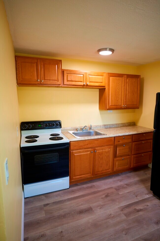 Foto del edificio - 1666 N Myrtle Ave