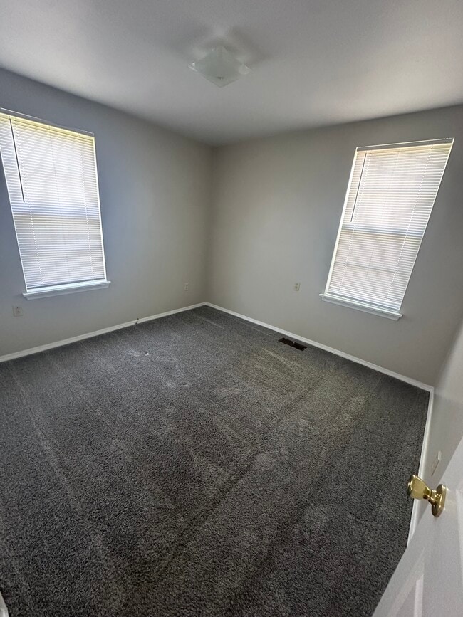 Bed 2 - 317 S Market St