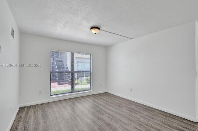 Foto del edificio - 4511 Treehouse Ln