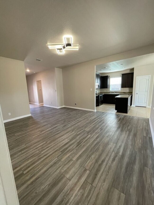 Foto del edificio - 6350 Daisy Way