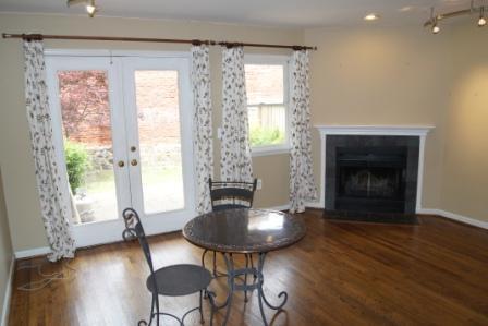 Building Photo - WONDERFUL 2 BEDROOM 1.5 BATH TOWNHOUSE W/ ...