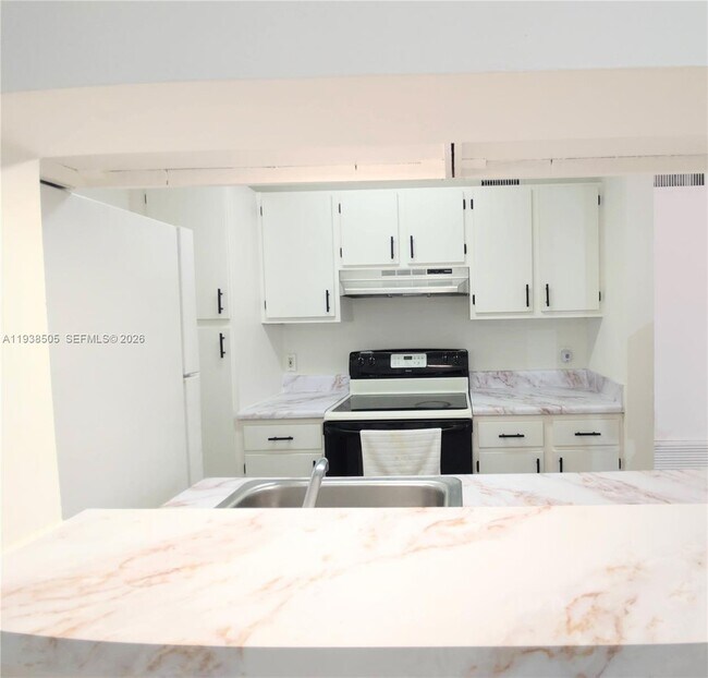 Foto del edificio - 4401 W McNab Rd