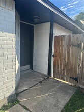 Building Photo - 10056 Sharpton Dr