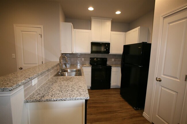 Building Photo - 217 Peruna Dr
