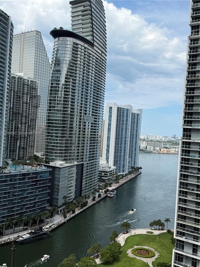 Foto del edificio - 500 Brickell Ave