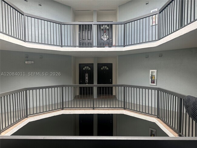 Foto del edificio - 6272 NW 186th St