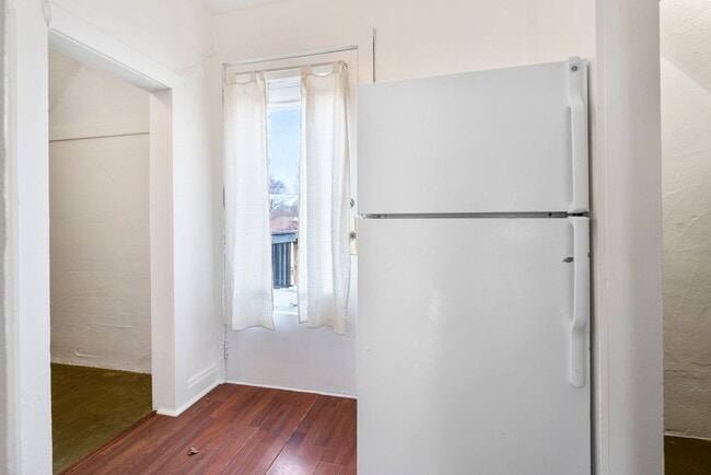 Building Photo - 1918 Olive St