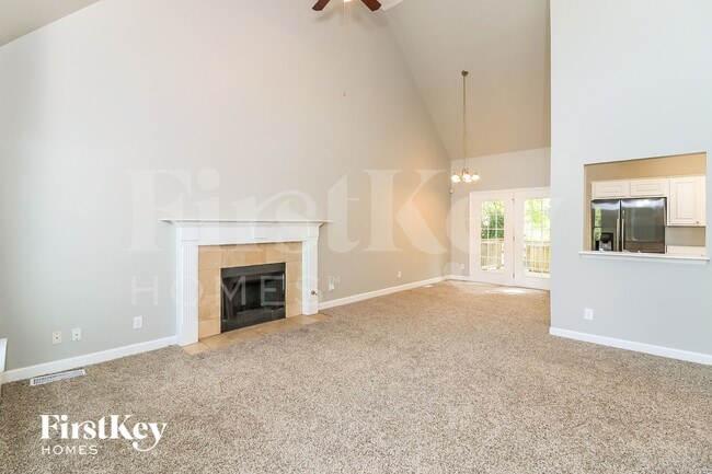 Building Photo - 2630 Argo Dr SE