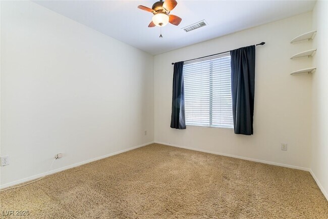 Foto del edificio - 3353 Kylemore St